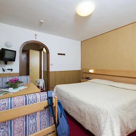 Hotel Gran Mugon 3*